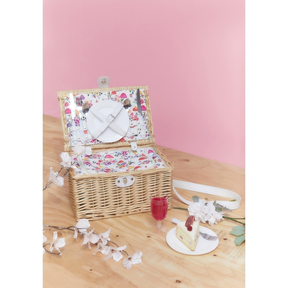 RARE DOLLS KILL PICNIC BASKET